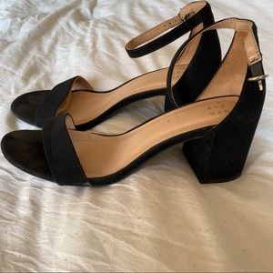 Short Heel Shoes